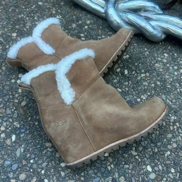 Ugg Seyline Shearling Tan Chestnut Suede Wedge Booties Size 8.5 - Picture 7 of 13